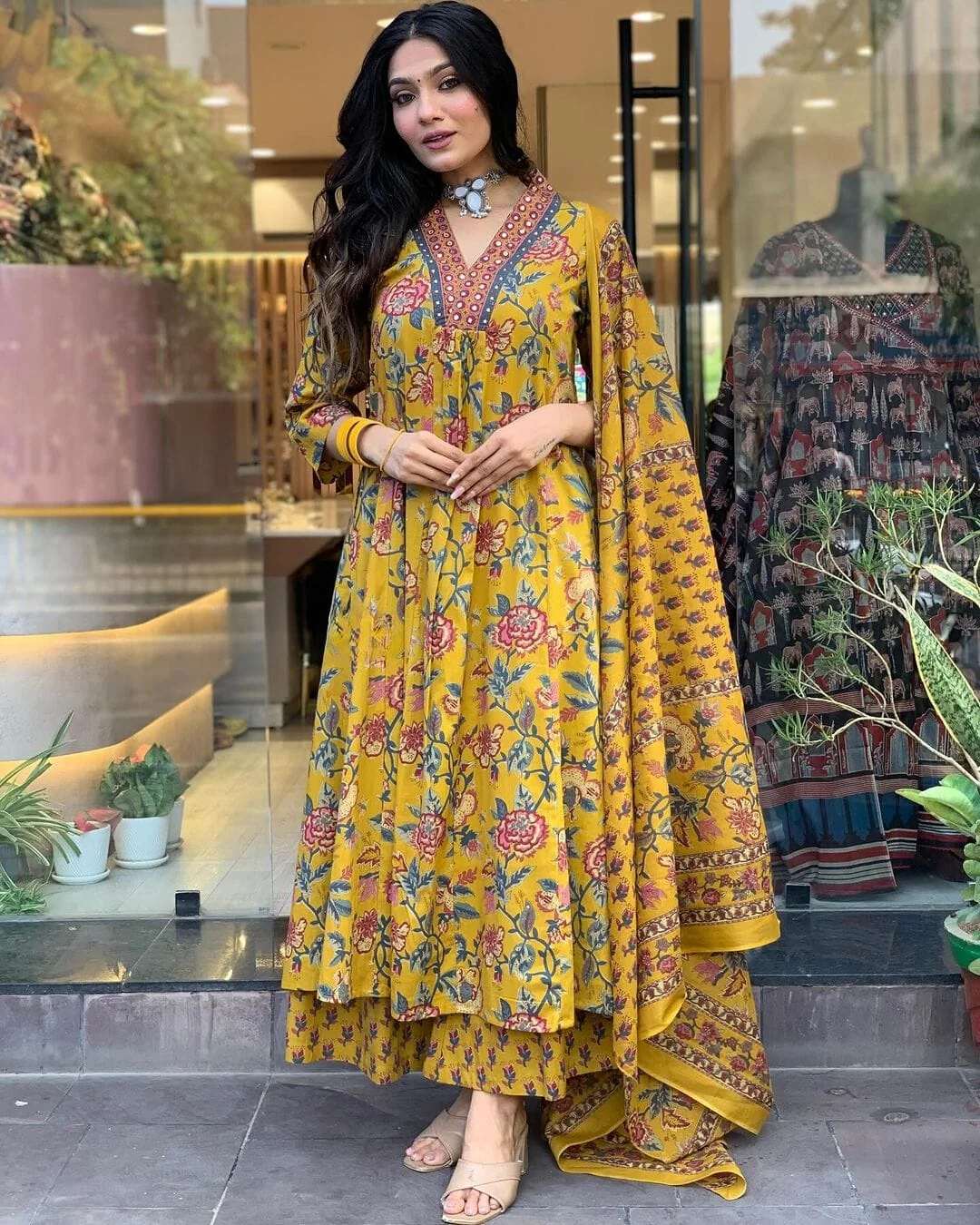 Floral Printed Cotton Kurta Pant Set with Mulmul Dupatta | Women's Collection