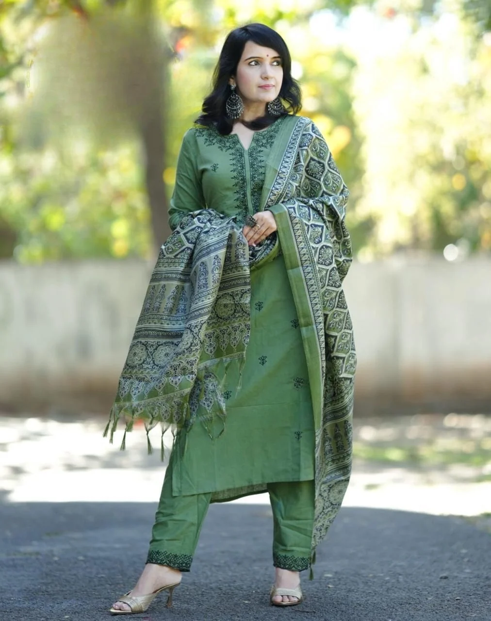 Green Embroidered Cotton Kurta Pant Set with Dupatta | Women's Collection