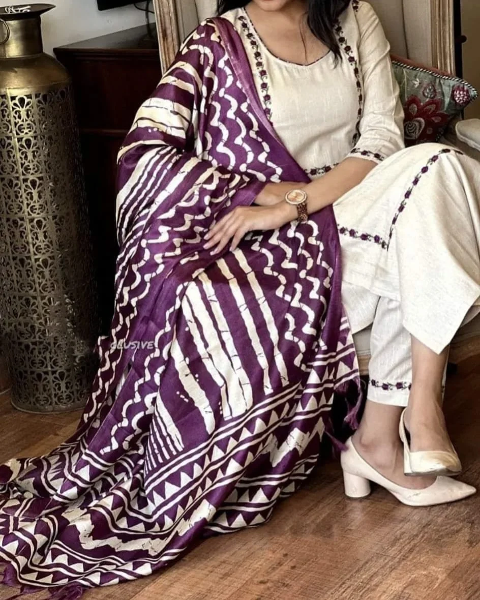Off White Embroidered Cotton Kurta Pant Set with Dupatta | Women's Collection